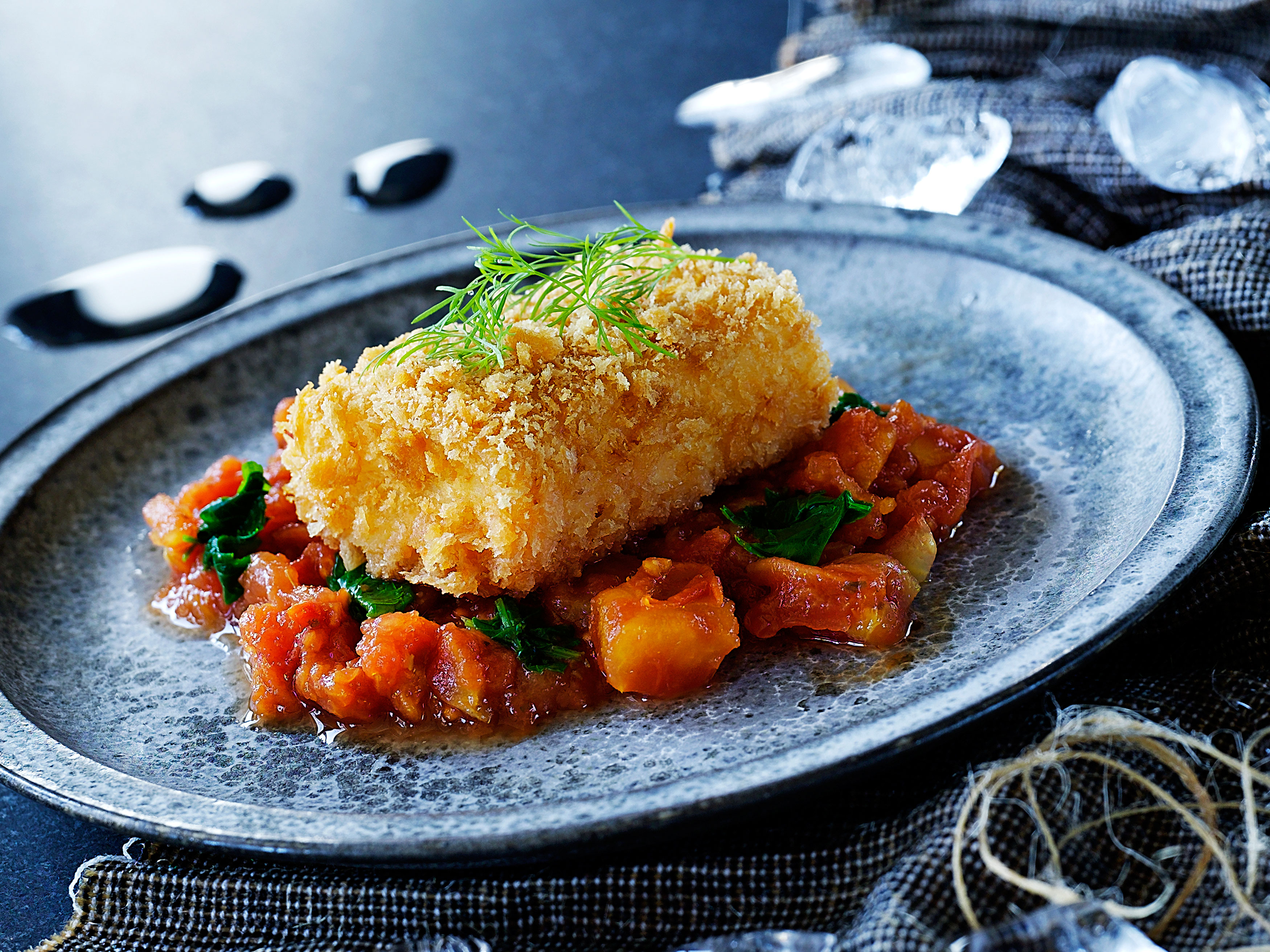 Hellefisk I Sprød Brødkrumme Med Tomatkompot - Royal Greenland